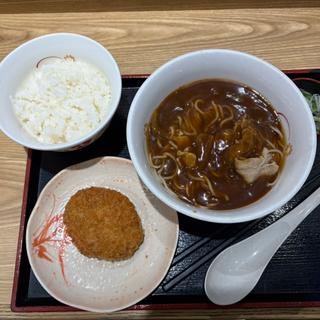 カレーそば+コロッケ