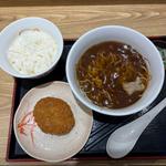 カレーそば＋コロッケ