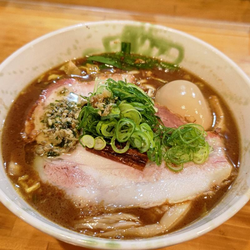 らーめん味噌＋味玉(川の先の上)