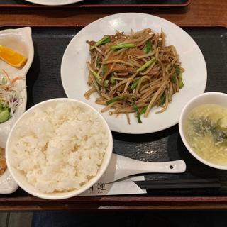 レバニラ定食