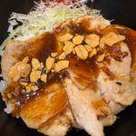 ガーリックチキンステーキ丼