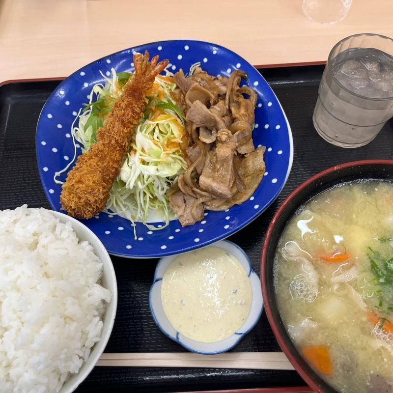 エビフライと発酵生姜の生姜焼き定食　大盛　豚汁(銀シャリ亭 新外店 )