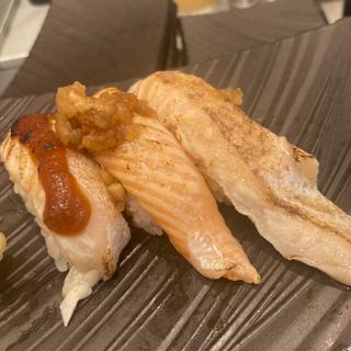 サーモンハラス三貫盛り(立喰い寿司ABURI百貫 ペリエ海浜幕張店)