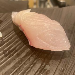 カンパチ(立喰い寿司ABURI百貫 ペリエ海浜幕張店)