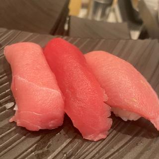 マグロ三貫盛り(立喰い寿司ABURI百貫 ペリエ海浜幕張店)