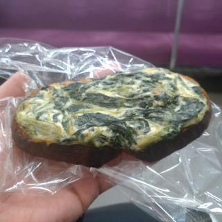 ほうれん草チーズとベーコンのタルティーヌ