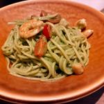 海老と貝柱、フレッシュトマトのジェノバソース