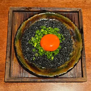 〆の焼飯 黒鶏油飯(焼鳥食堂)