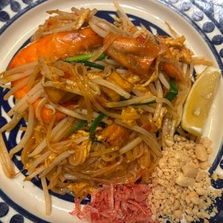 パッタイ(タイ・サバイ)