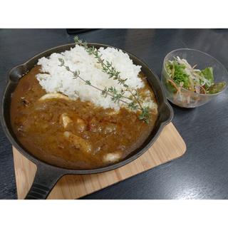 魚介4種のアヒージョ風スキレットカレー(ラタン )