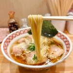 支那そばワンタン醤油