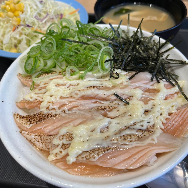 【期間限定】炙りマヨサーモン丼（大盛）(松屋 四条大宮駅前店)