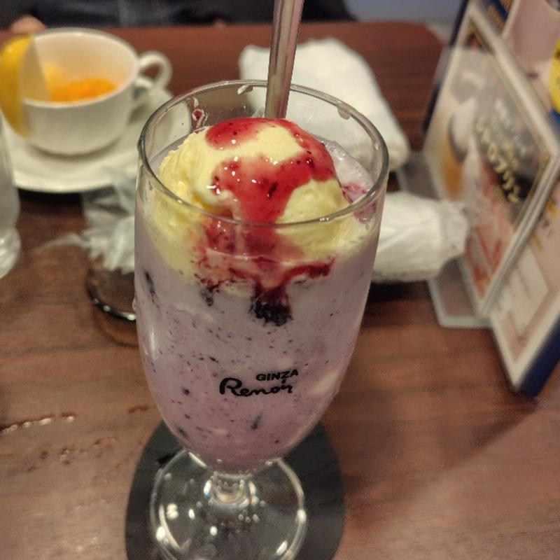 とろ〜り濃厚ブルーベリーヨーグルトフロート(喫茶室ルノアール 飯田橋西口店(貸会議室))