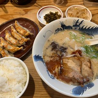 とんこつこく味　Aセット(ラーメン龍の家 益城インター店 （RAMEN TATSUNOYA）)