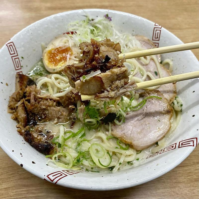 塩チャーシュー麺 中盛 1.5玉(らーめん 弥七 )