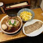 黒中華そば 大 チャーシュー ミニオムチャーハン(清麺屋 )