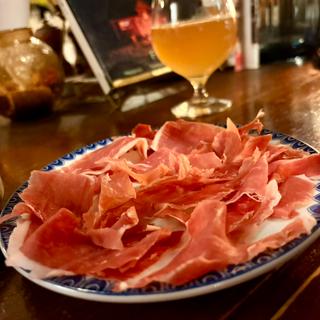 スペイン産24ヶ月熟成生ハム(小)(マンデイオフ池下)