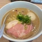 味玉豚骨らぁ麺（醤油）(中華そば くらむ)