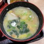 大戸屋ばくだん丼、たっぷり野菜の麦みそ汁(大戸屋ごはん処 川崎銀柳街店)
