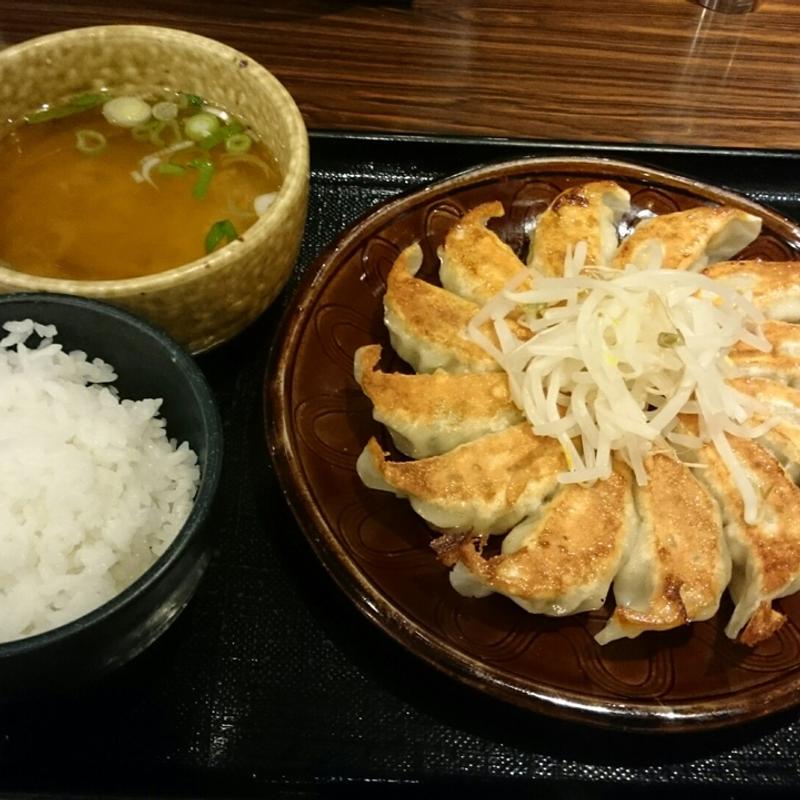 浜松餃子定食(五味八珍　浜松駅ビルメイワン店)