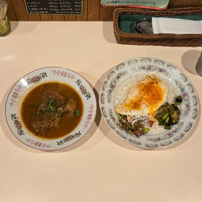 チキンごろっとカレー スパイス目玉焼き(Cini Curry)