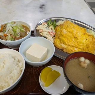 もつ煮込み定食 玉子焼き(二本松バイパスドライブイン )