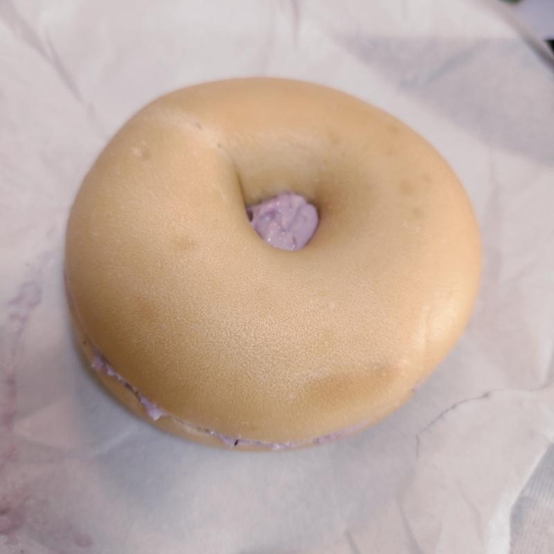 クリームチーズサンド 〜ブルーベリー〜(BAGEL & BAGEL × Kiri Café)