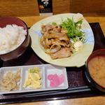 三元豚バラと玉葱のしょうが焼き