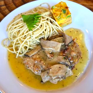 若鶏のソテーマスタードバターソース(ラ・タベルナ )