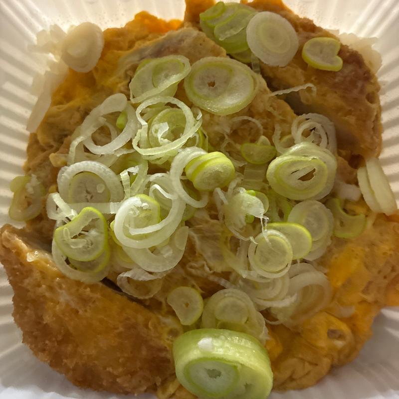 カツ丼(デカ盛り弁当はるき大通店)