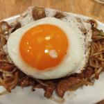 想夫恋焼きそば＋目玉焼き(本格・焼きそば専門店 想夫恋 上野店)