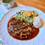 ハンバーグランチ　(デミグラスソース)(ホワイトベル)