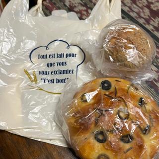 フォカッチャ・紅茶メロンパン(こなぎぱん)