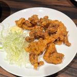 イカゲソ唐揚げ(もつ鍋 牛タン 居酒屋 真)