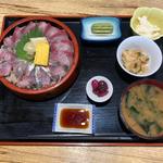 ハーフ&ハーフ丼A（ぶり&あじ）