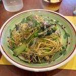 イタヤ貝小柱と鮮魚のオリーブアンチョビスパゲティ