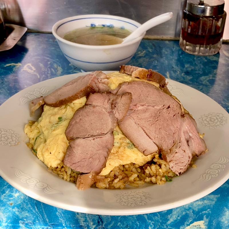 天津カレー焼メシ 焼豚ﾄｯﾋﾟﾝｸﾞ(中華料理 桃園)