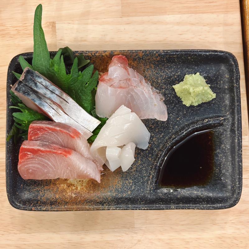 鮮魚盛り合わせ(やきとん 瑞貴)