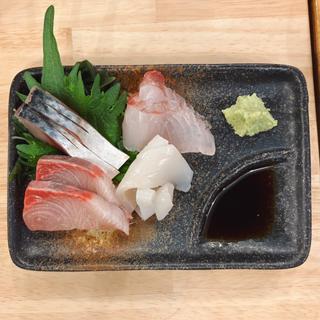 鮮魚盛り合わせ(やきとん 瑞貴)