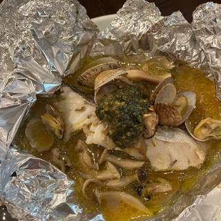 真鱈とキノコとアサリのホイル焼き(ビストロ グルナッシュ （B'stro Grenache）)