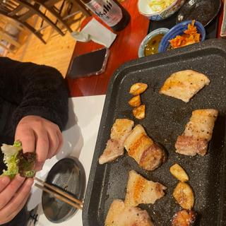 あぐーのサムギョプサル(あぐー豚と寿司の島居酒屋 まーさん)