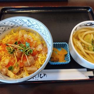あられ丼とうどんのセット(かおりひめ)