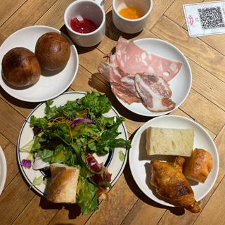 パン食べ放題＆飲み放題(自家醸造クラフトビール CRAFTMAN UMAMI（クラフトマン ウマミ）梅田茶屋町店)