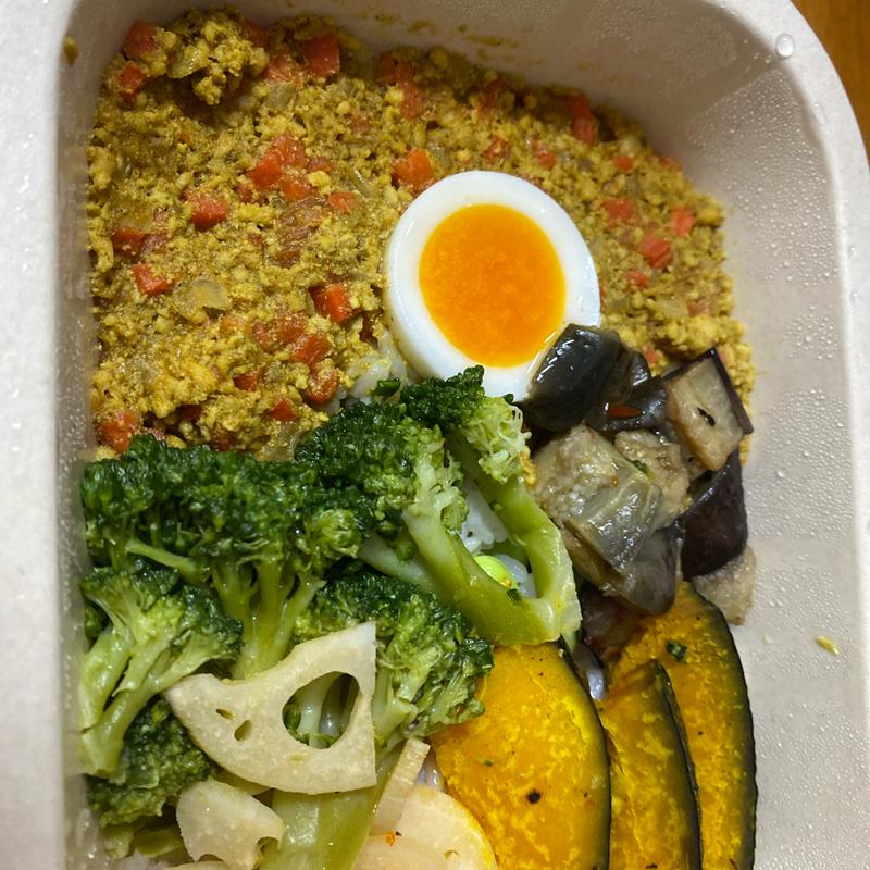 あえて、月見スパイスキーマカレー、枝豆ご飯(株式会社アサヒウェルネスフーズ)