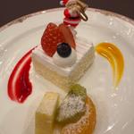 ショートケーキと果物