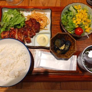 鶏の特製たれ焼き定食