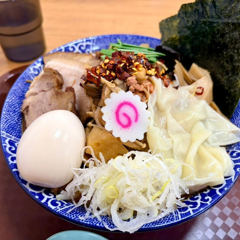 辛いきのこたっぷり味噌らーめん＋特製(らーめん理庵)