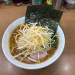 豚骨しょう油ネギらーめん(綾瀬ラーメン 粋)