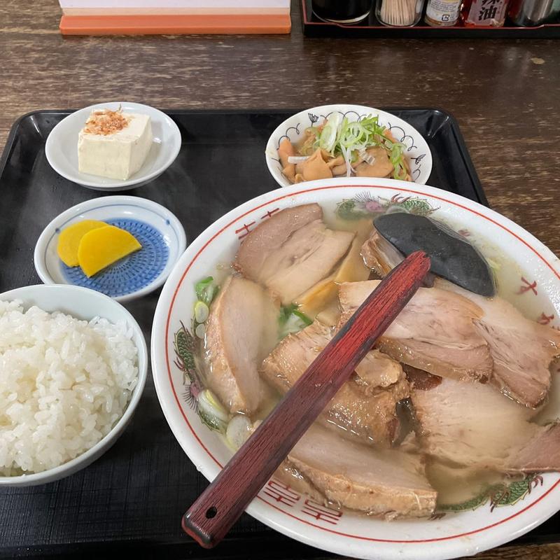 しおらーめん もつ煮定食(すがい食堂 本店)