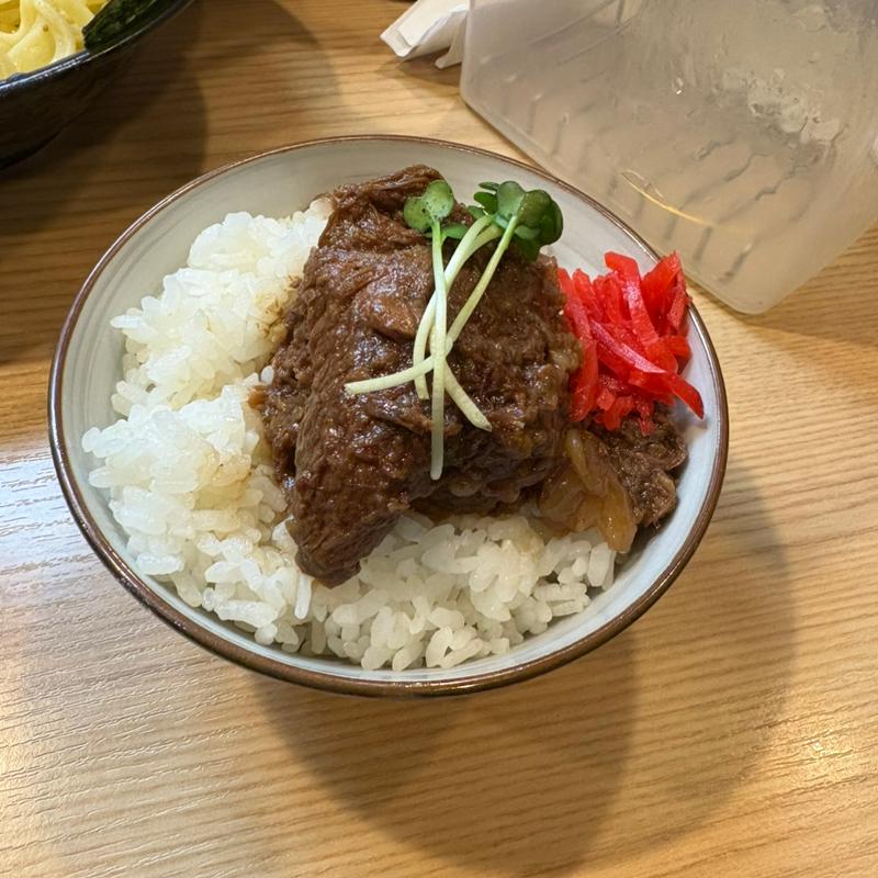 牛すじ丼(麺屋 海道)